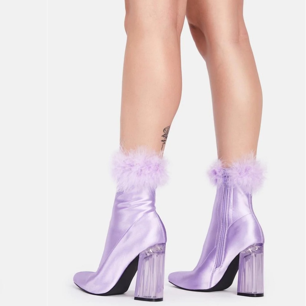 Sugar Thrillz, Dolls Kill
Baby Luv Me Or Hate Me Marabou Boots